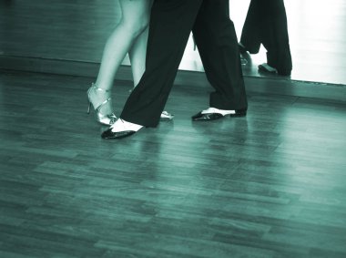 Balo salonu dans salsa dansçıları