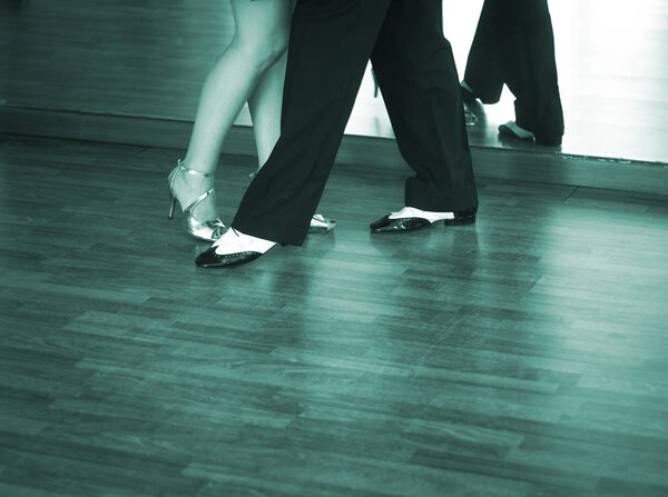 Танцовщицы бальных танцев
