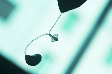 Sağır işitme cihazı