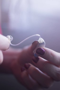 Sağır işitme cihazı