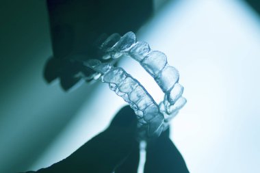 Diş diş tutucular temizle