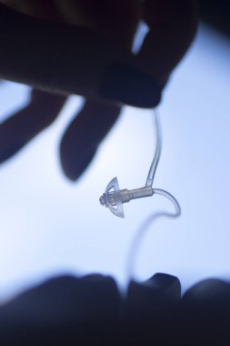 Sağır işitme cihazı