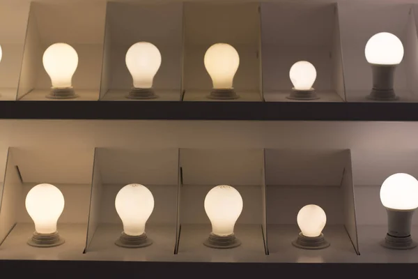 LED-gloeilampen winkel display — Stockfoto