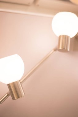 LED ışıklar deposunda ekran