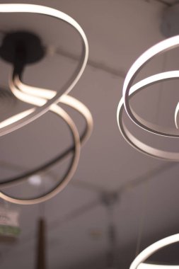 LED ışıklar deposunda ekran