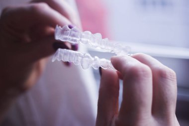 Diş diş tutucular temizle