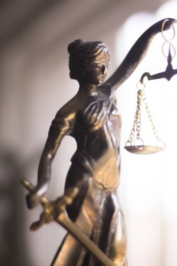 Yasal hukuk firması heykeli