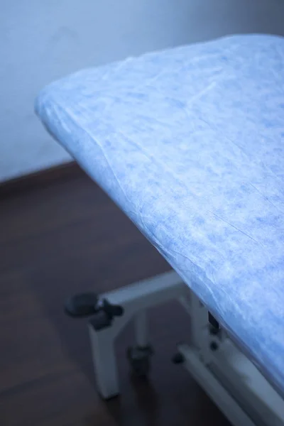 Fizyoterapi tedavi yatağı — Stok fotoğraf