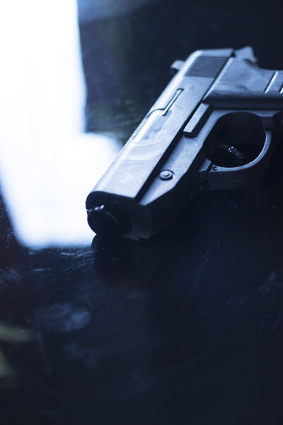 Automatic pistol handgun