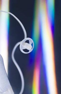 İşitme cihazı yakın çekim izole