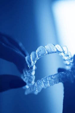 Diş diş tutucular temizle