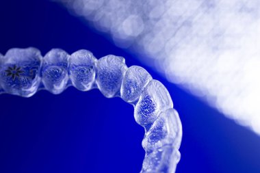 Diş braketleri diş hizalayıcıları