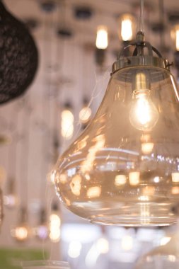 LED ışıklar deposunda ekran