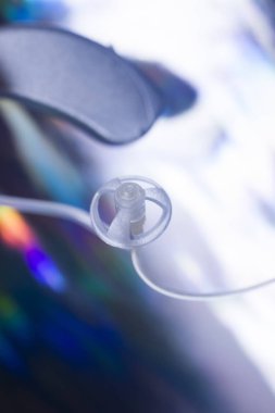 İşitme cihazı yakın çekim izole