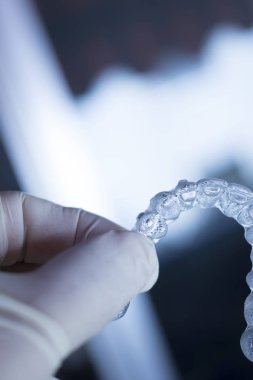 Görünmez diş diş aligners