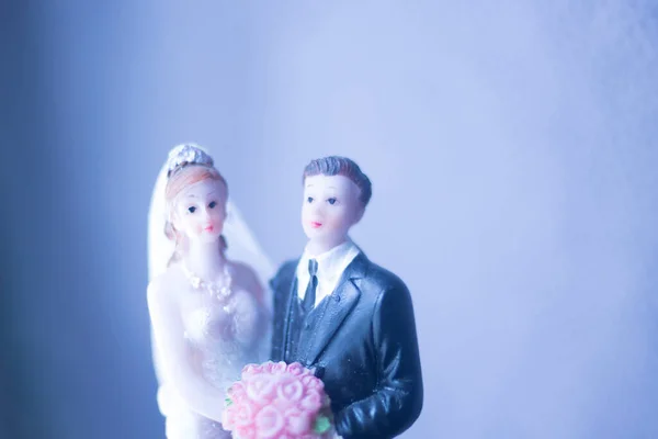 Małżeństwo Para Tort Topper Plastikowe Figury Garnituru Wieczorowego Smokingu Biały — Zdjęcie stockowe