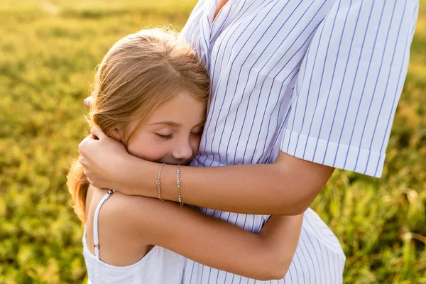 Abrazo. - foto de stock