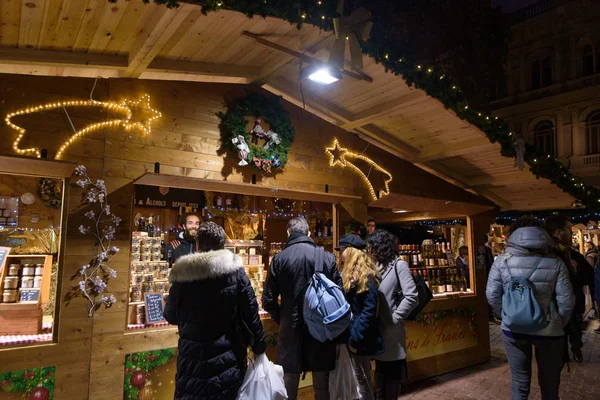Mensen Winkelen Bij Kraampjes Kerstmarkt Bologna Italië — Stockfoto