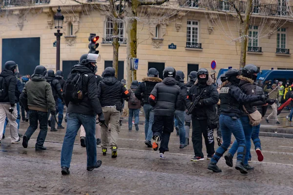 Riot Policji Żółtej Kamizelki Demonstracji Gilets Jaunes Protestujących Przeciwko Podatku — Zdjęcie stockowe