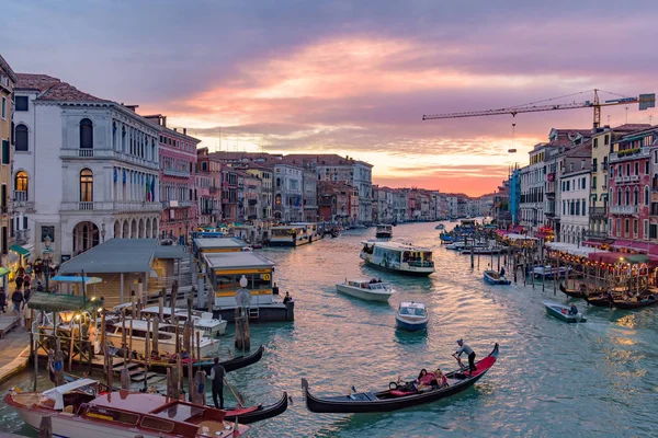 Grande Canal Com Gôndola Vaporetto Pôr Sol Veneza Itália — Fotografia de Stock
