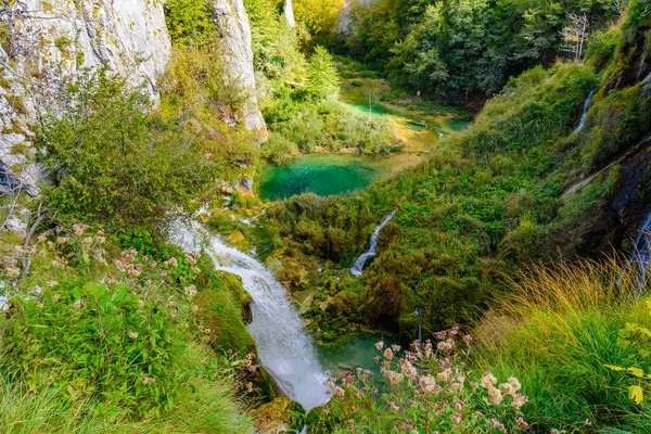 プリトヴィツェ湖国立公園 プリトヴィツァ イェゼラ クロアチアのサスタフチ滝 — ストック写真