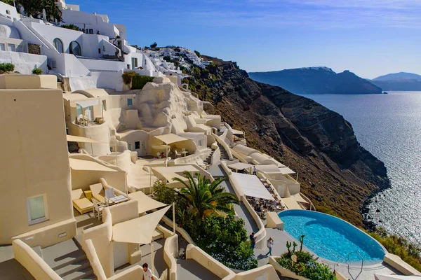 Bâtiments Blancs Traditionnels Face Mer Égée Oia Île Santorin Grèce — Photo