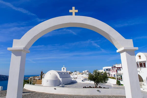 Arch Front Church Oia Santorini Greece — Stock Photo, Image