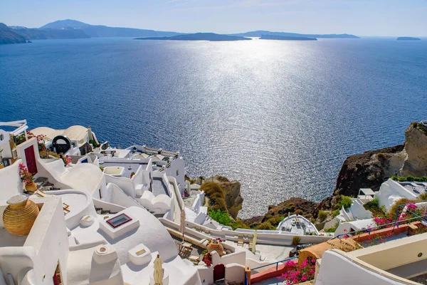 Bâtiments Blancs Traditionnels Face Mer Égée Oia Île Santorin Grèce — Photo