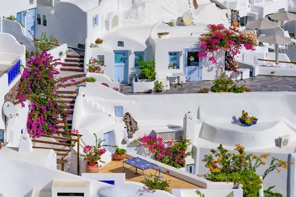 Edificios Blancos Tradicionales Frente Mar Egeo Oia Isla Santorini Grecia —  Fotos de Stock