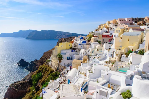 Bâtiments Blancs Traditionnels Face Mer Égée Oia Île Santorin Grèce — Photo