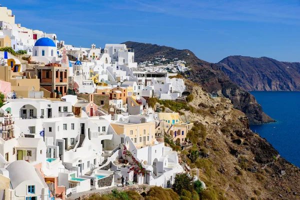 Bâtiments Blancs Traditionnels Face Mer Égée Oia Île Santorin Grèce — Photo