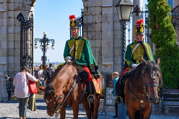 ハンガリーのブダペスト城のハンガリー王室馬警備隊 — ストック写真