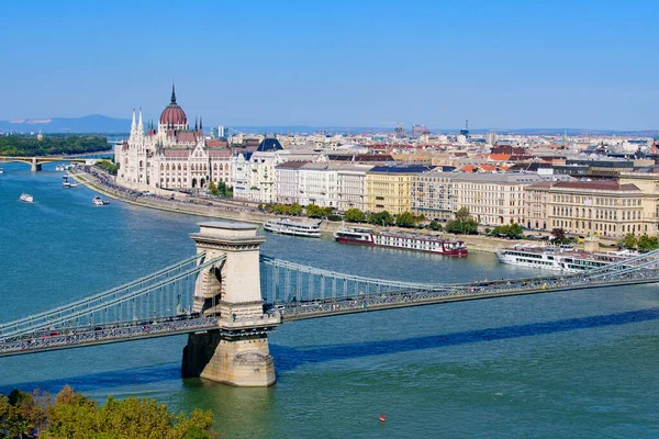Panorama Över Den Ungerska Parlamentsbyggnaden Szechenyi Chain Bridge Och Donau — Stockfoto