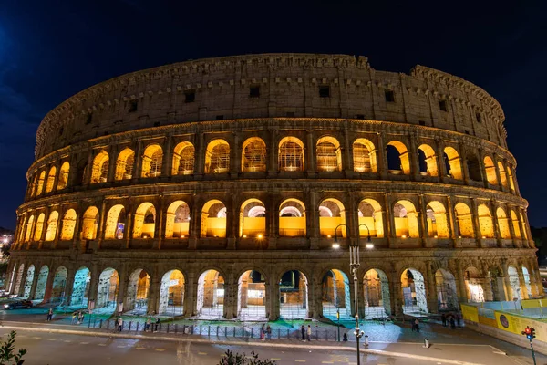 Coliseo Nocturno Anfiteatro Oval Atracción Turística Más Popular Roma Italia — Foto de Stock