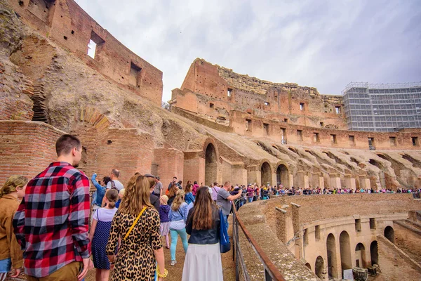 Interiér Kolosea Oválný Amfiteátr Nejpopulárnější Turistická Atrakce Římě Itálie — Stock fotografie