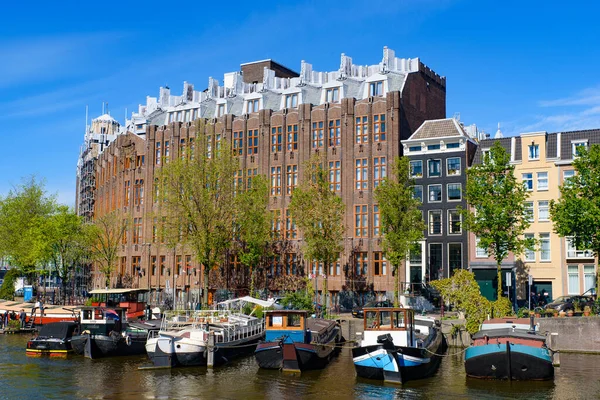 Edifici Barche Lungo Canale Amsterdam Paesi Bassi — Foto Stock