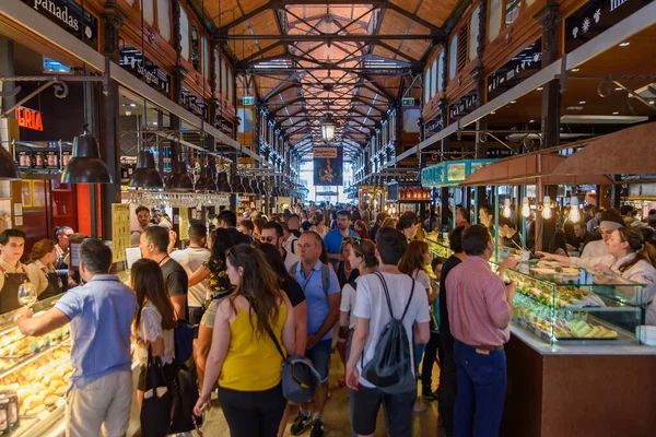 People Enjoying Food Shopping Market San Miguel Madrid Spain — Stockfoto