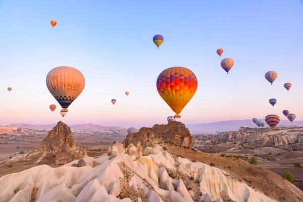 Flying Hot Air Balloons Rock Landscape Sunrise Time Goreme Cappadocia — kuvapankkivalokuva