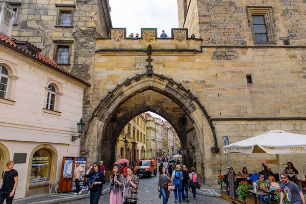 Arco Entre Puente Carlos Casco Antiguo Praga República Checa — Foto de Stock