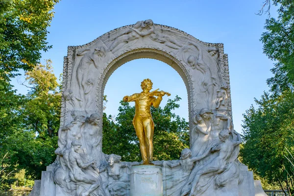 Viyana Daki Viyana Şehir Parkı Ndaki Johann Strauss Anıtı — Stok fotoğraf