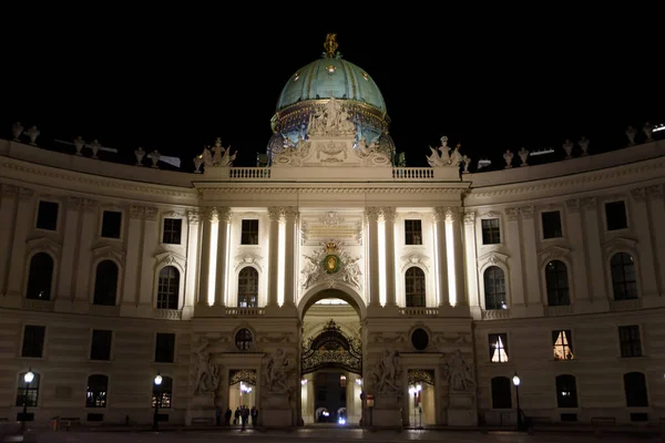 Nocny Widok Hofburg Cesarski Pałac Dynastii Habsburgów Wiedniu Austria — Zdjęcie stockowe