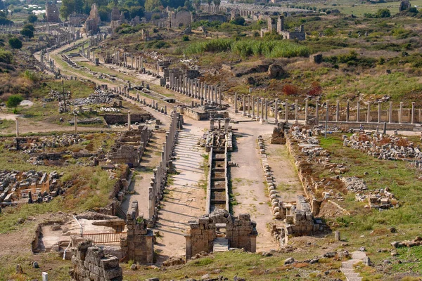 土耳其安塔利亚的一座古希腊城市Perge的概述 — 图库照片