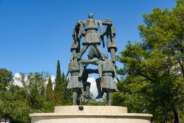 Crnogorsko Oro Una Escultura Una Danza Tradicional Montenegrina Podgorica Montenegro — Foto de Stock