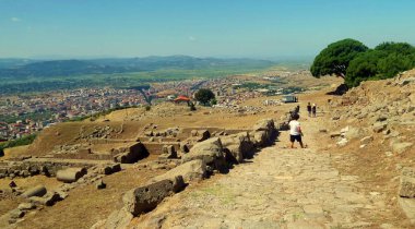 Türkiye, Bergama. Antik Yunan kenti Bergama'nın kalıntıları. Unesko tarafından korunan harap eski pergamo kenti.