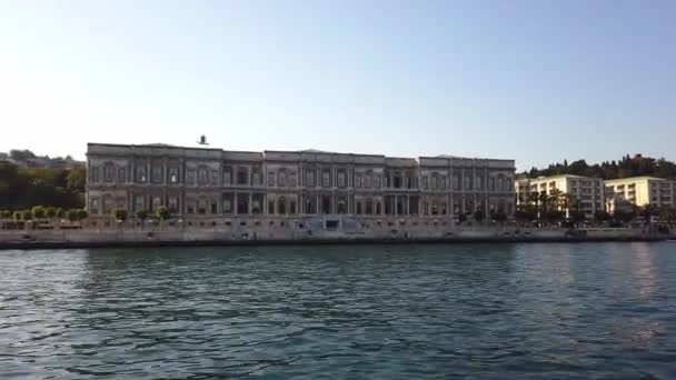 Palais Dolmabahce. Turquie, Istanbul, Bosphore. Journée ensoleillée d'été. — Video