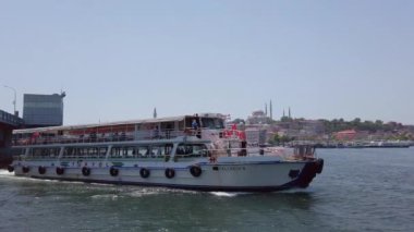 Golden Horn Metro Köprüsü. Süleyman Camii. Türkiye, İstanbul, Boğaz.
