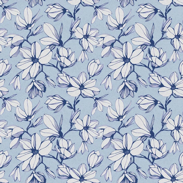 Dikişsiz desen Manolya çiçek mavi Kağıt arka plan üzerinde. Elle çizilmiş mürekkep illüstrasyon. Duvar kağıdı ve kumaş için. Şık illüstrasyon.