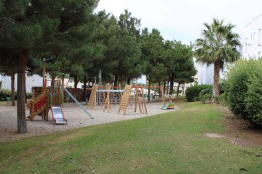 Bahçesi ve kum üzerine tırmanmak için net değişim slayt ile