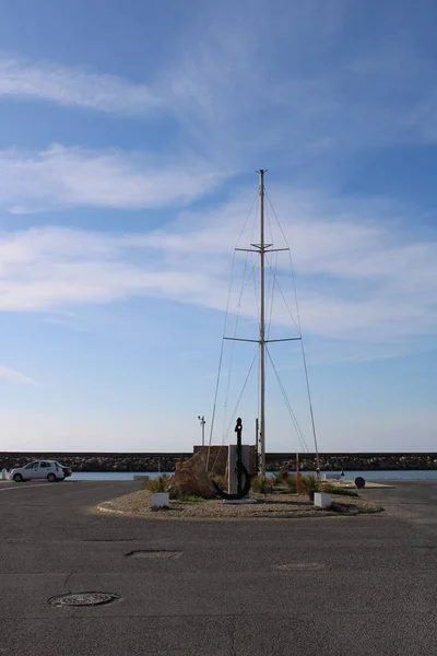 Rotonda Con Diseño Marino Aparcamiento Del Puerto Turístico —  Fotos de Stock