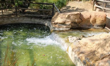 Almeria dağlarında küçük şelale peyzaj